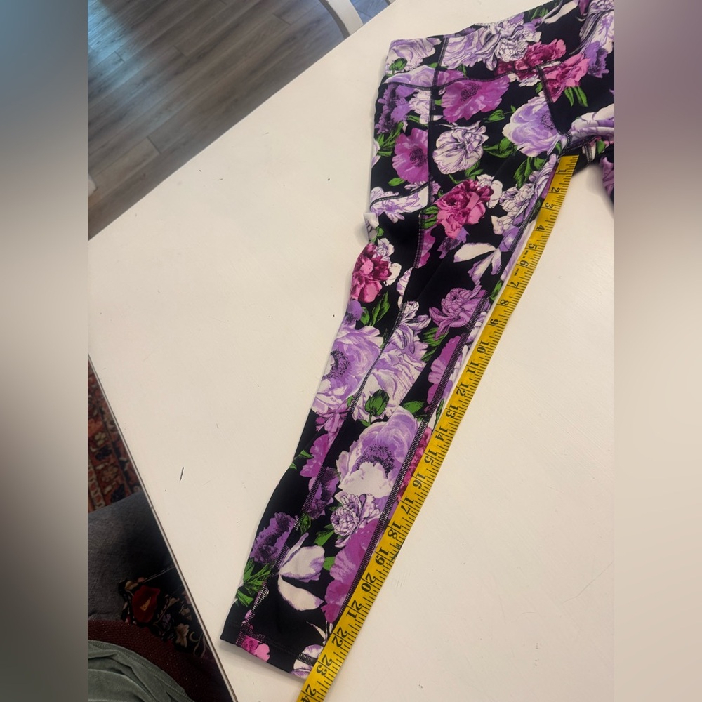 Victoria's Secret Purple Floral Jeggings - Picture 2 of 3